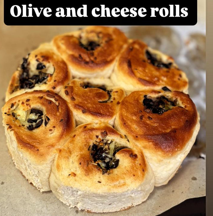 Olive & Cheese Rolls (7pcs)